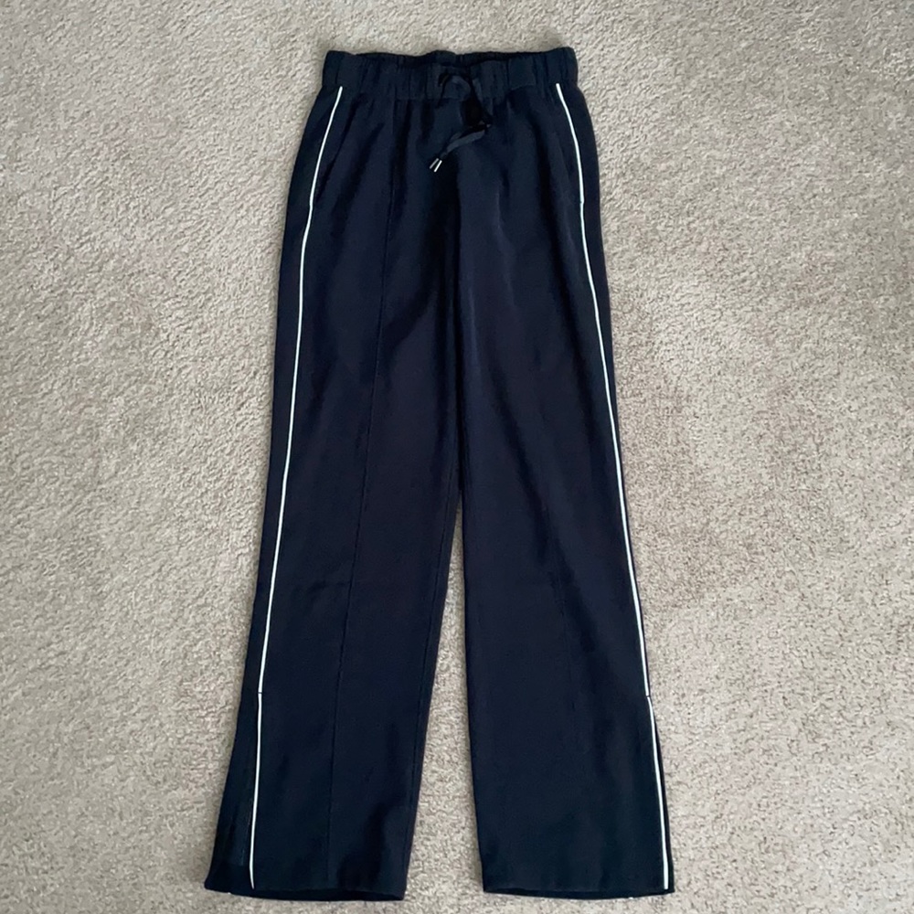 Lululemon wide leg pants size 2